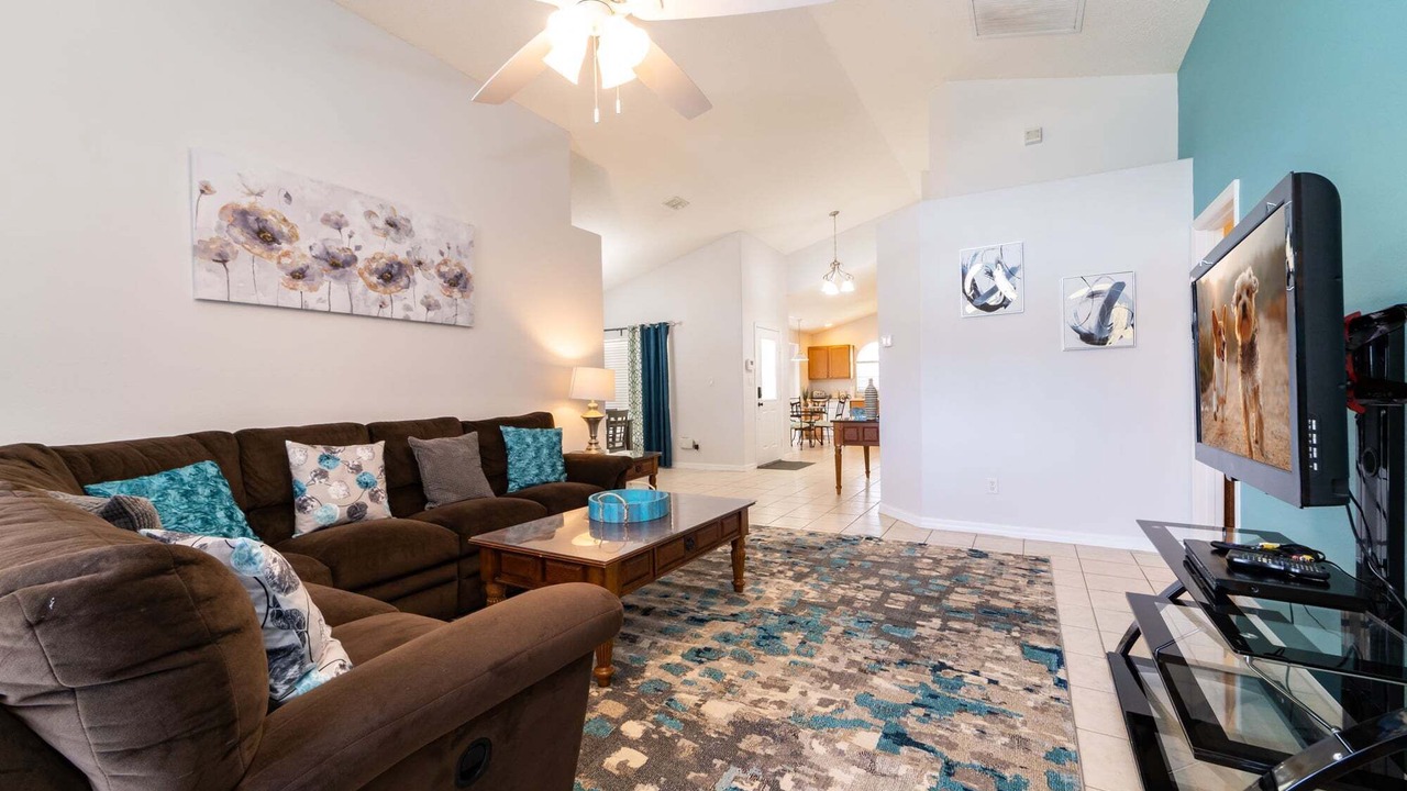 Photo of Livingroom in Orange Tree