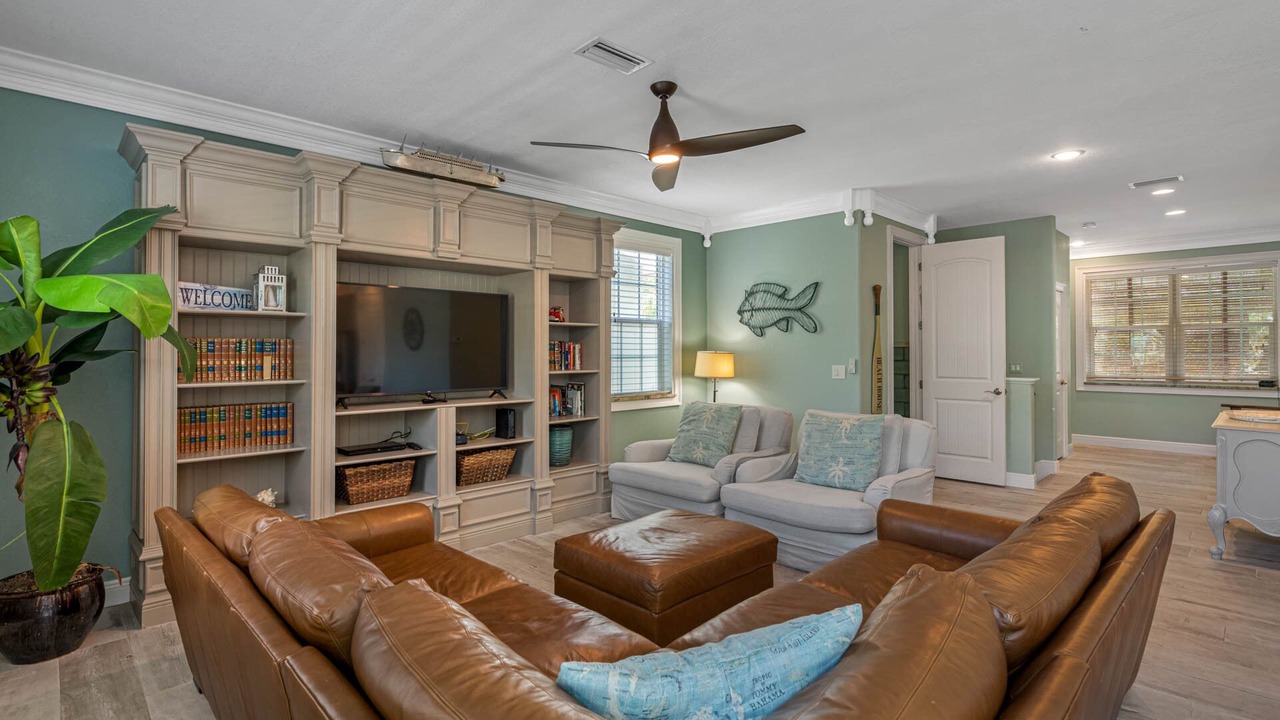 Photo of Livingroom in Holmes Beach