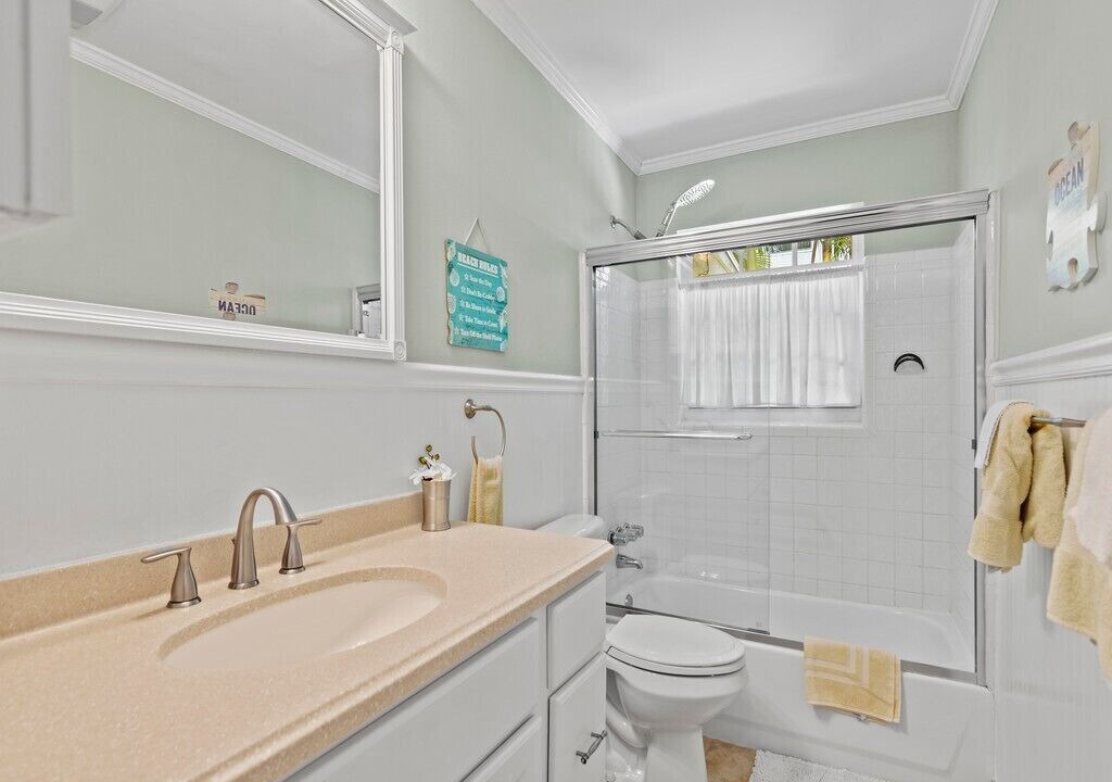 Photo of Bathroom in Central Beach