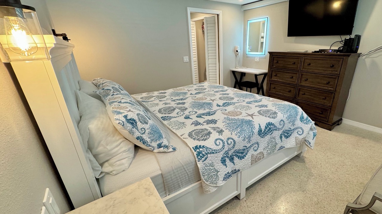 Photo of Bedroom in Bradenton Beach