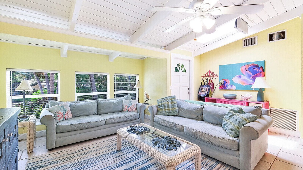 Photo of Livingroom in Jensen Beach