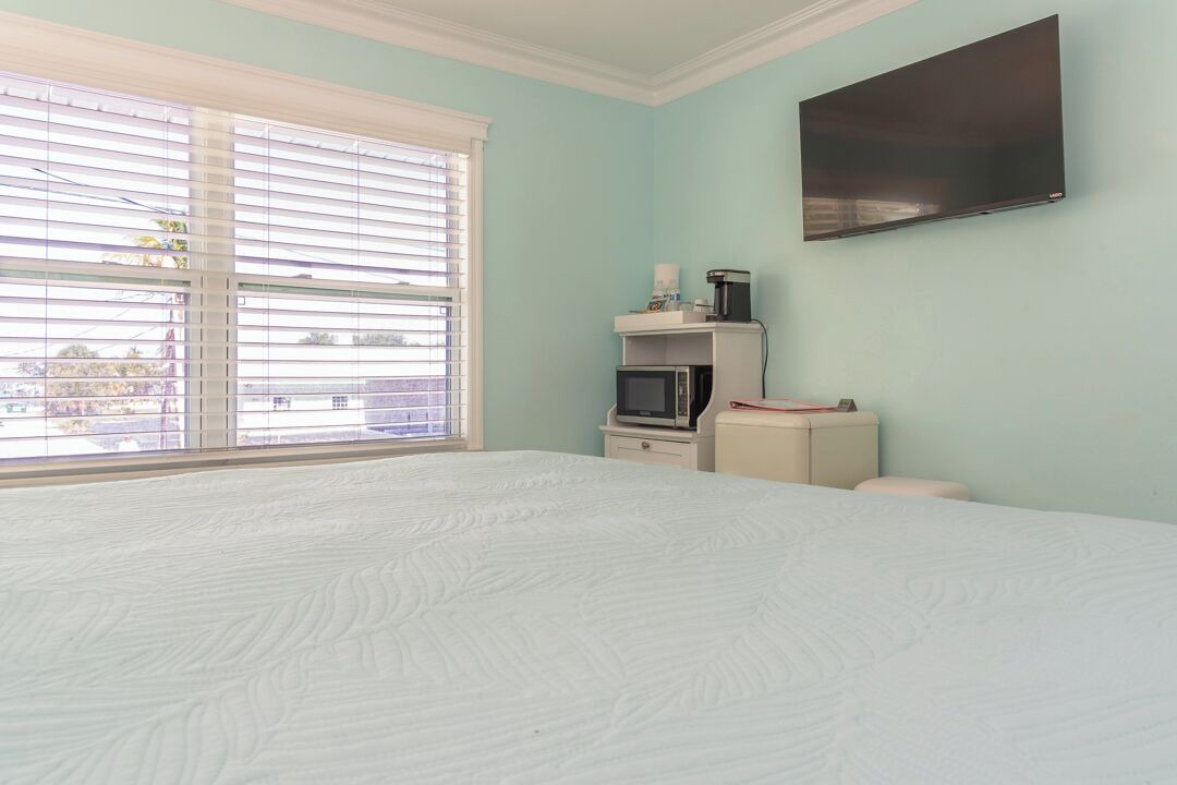 Photo of Livingroom in Mid Island