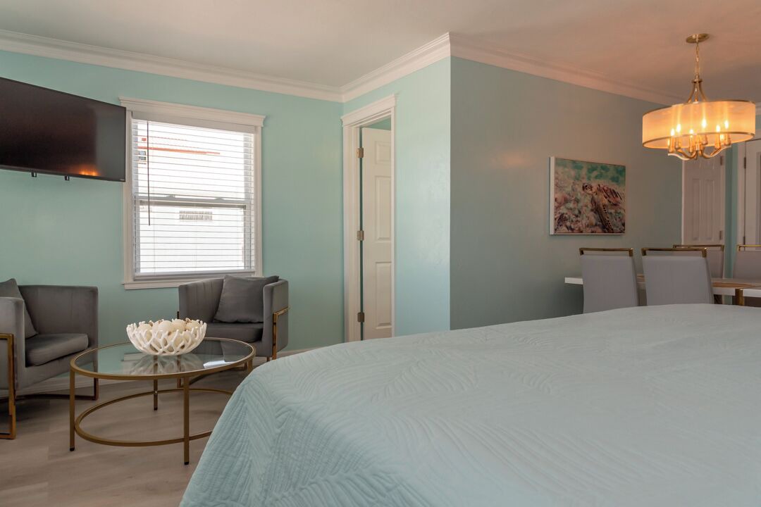 Photo of Livingroom in Mid Island