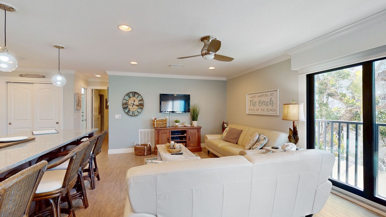 Photo of Livingroom in Holmes Beach