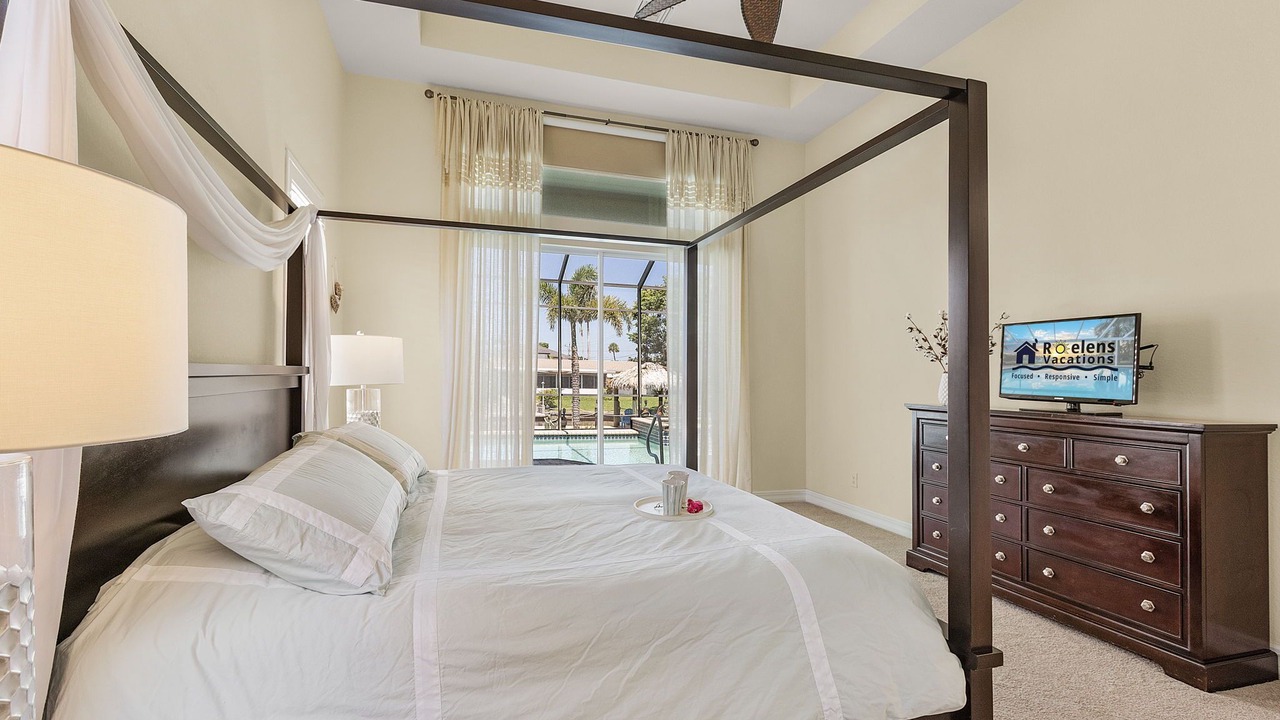 Photo of Bedroom in Yacht Club