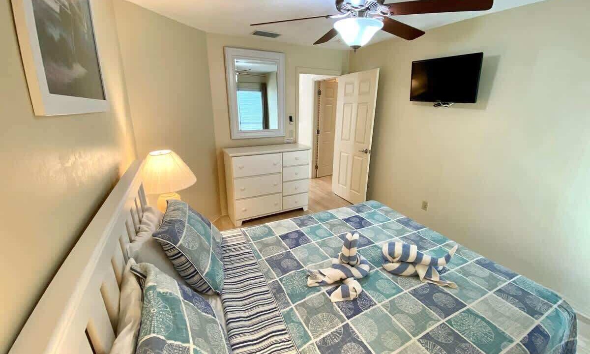 Photo of Bedroom in Mid Island