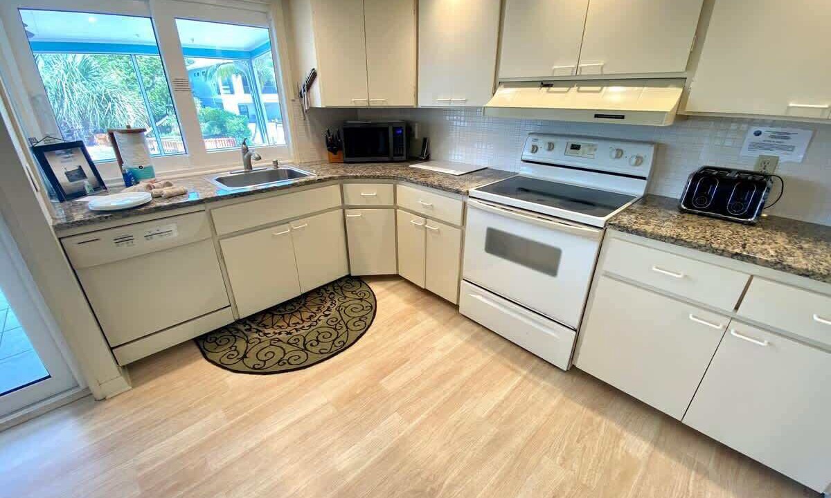 Photo of Kitchen in Mid Island