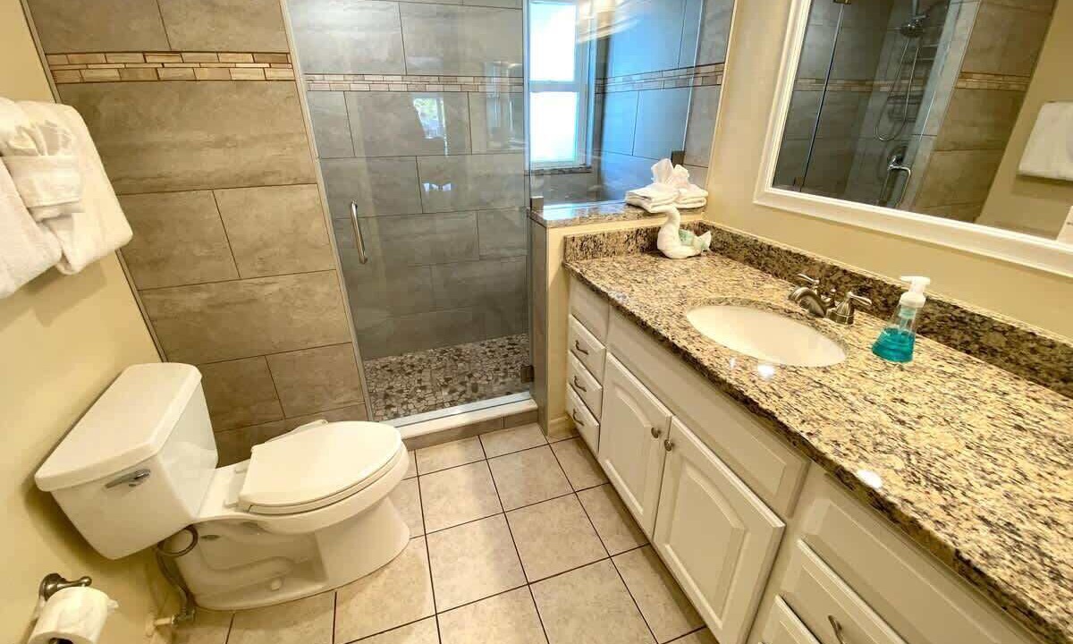 Photo of Bathroom in Mid Island