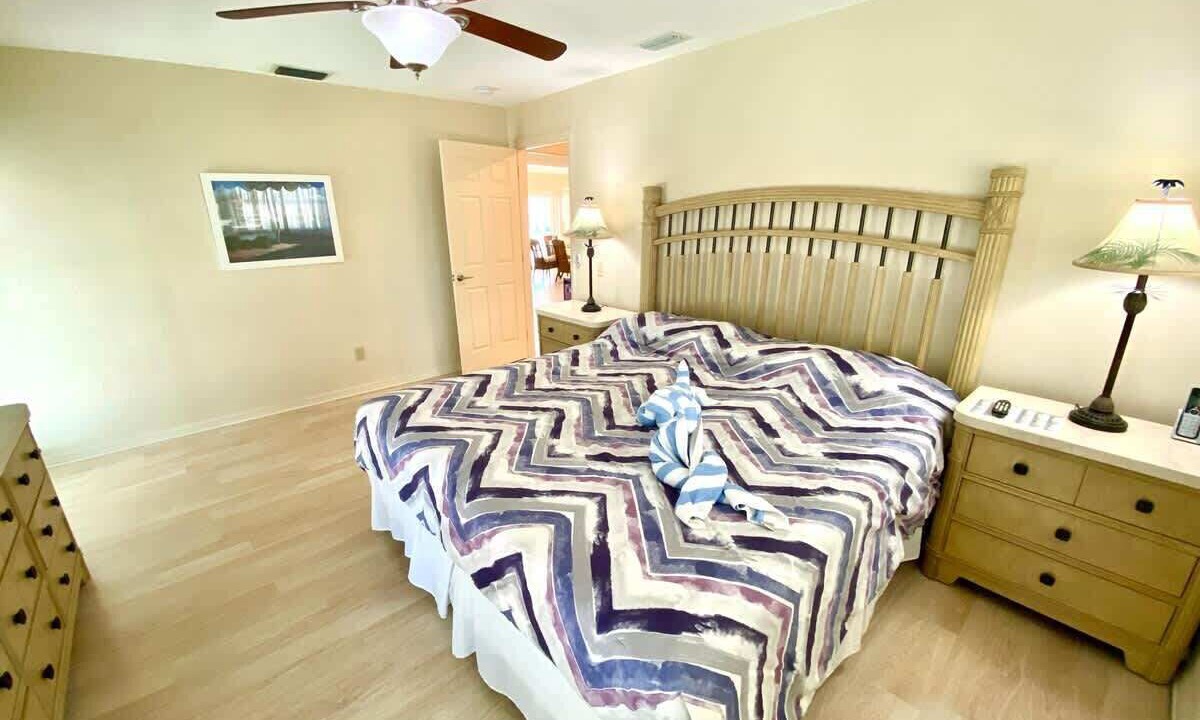Photo of Bedroom in Mid Island