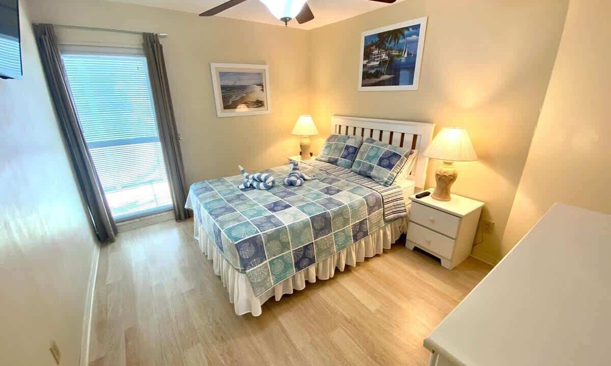 Photo of Bedroom in Mid Island