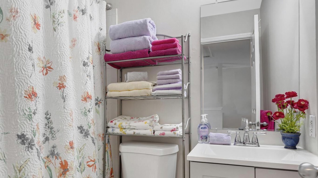 Photo of Bathroom in Truman Annex