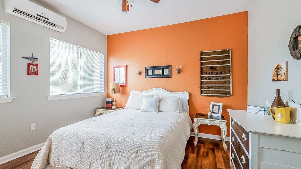 Photo of Bedroom in Historic Downtown Melbourne