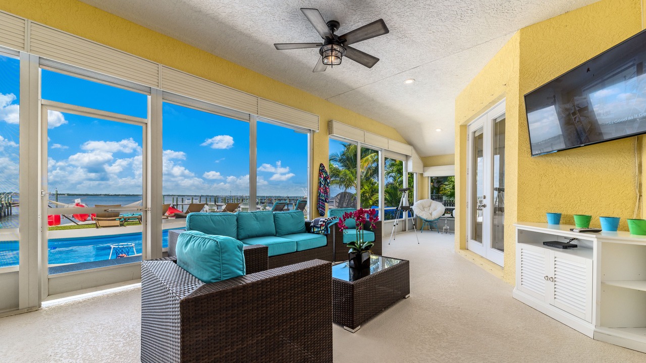 Photo of Livingroom in Stuart