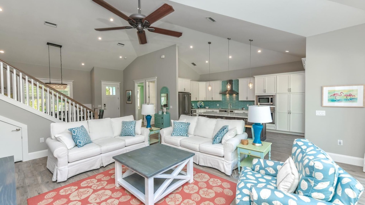 Photo of Livingroom in Holmes Beach