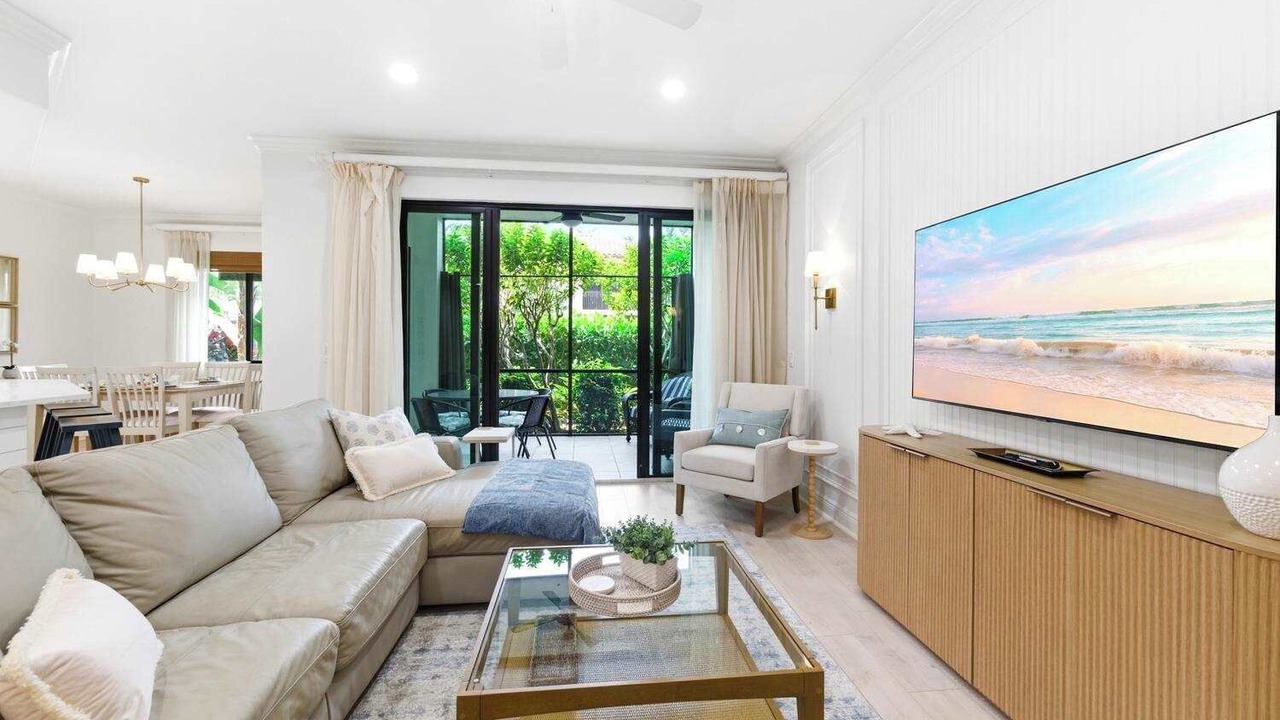 Photo of Livingroom in Royal Harbor
