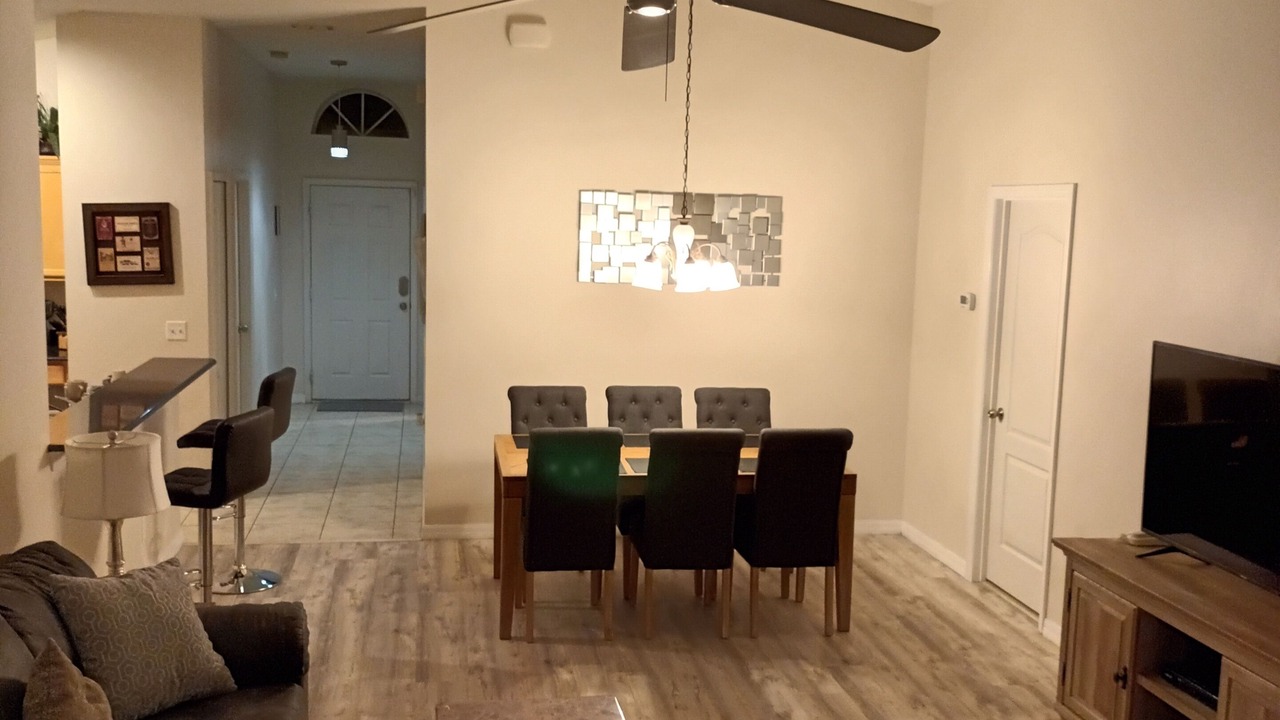 Photo of Livingroom in Sandy Ridge