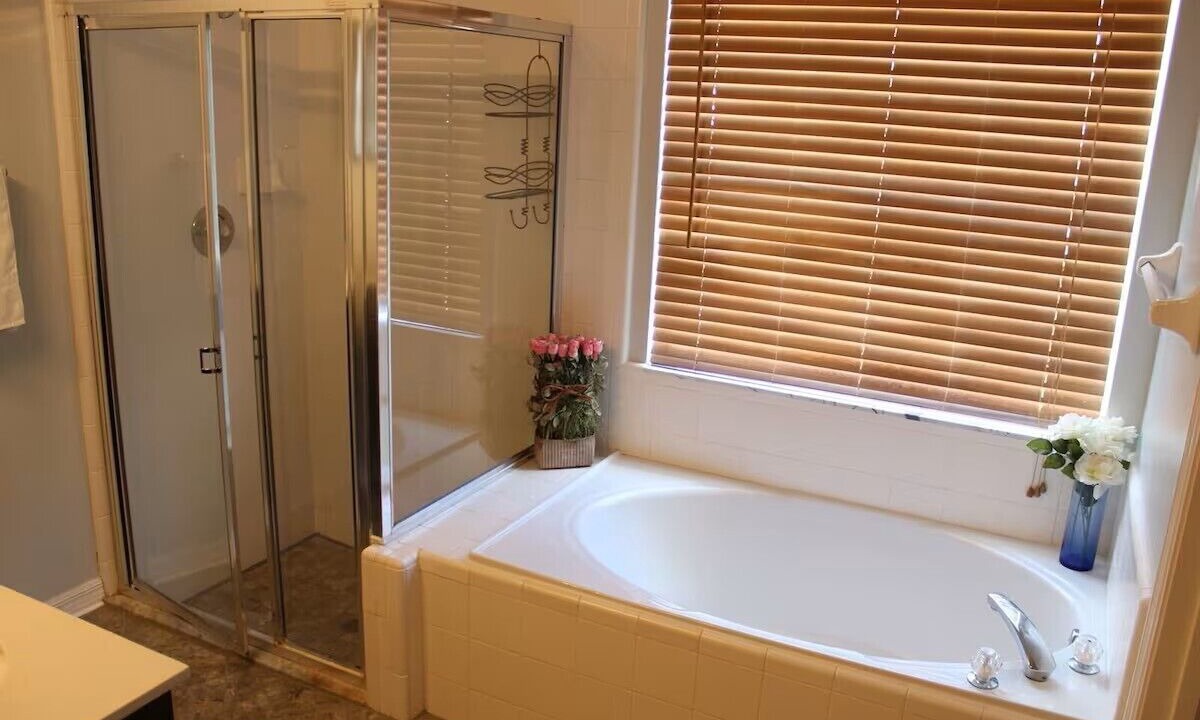 Photo of Bathroom in Lindfields