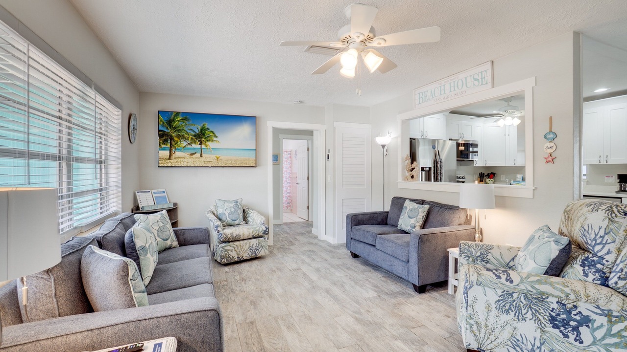 Photo of Livingroom in Holmes Beach