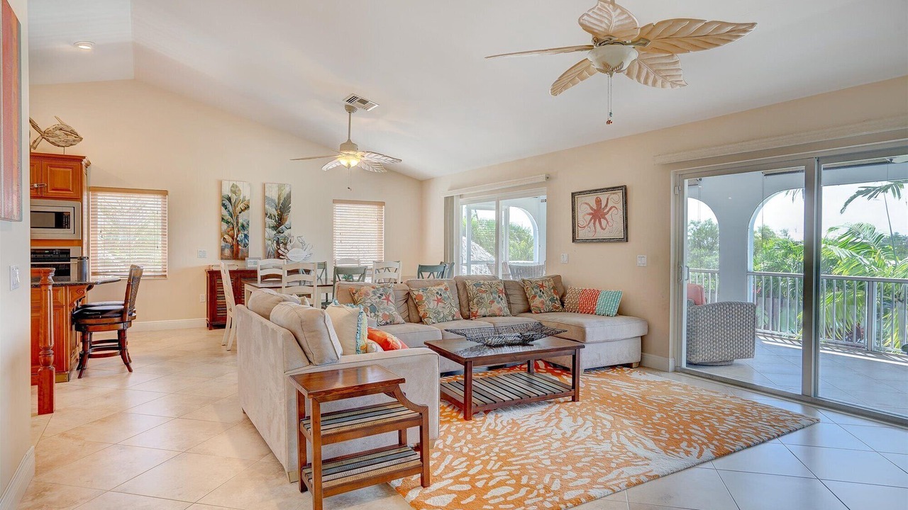 Photo of Livingroom in Marathon