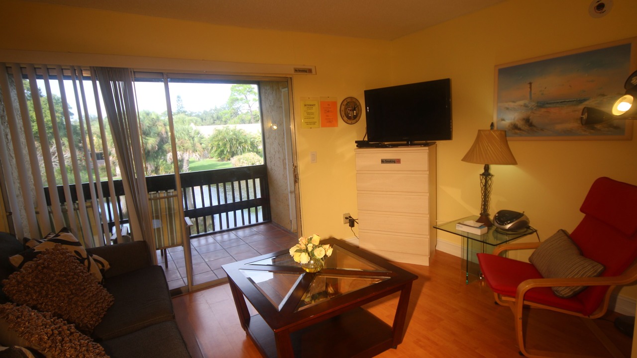 Photo of Livingroom in Gulf Gate Estates