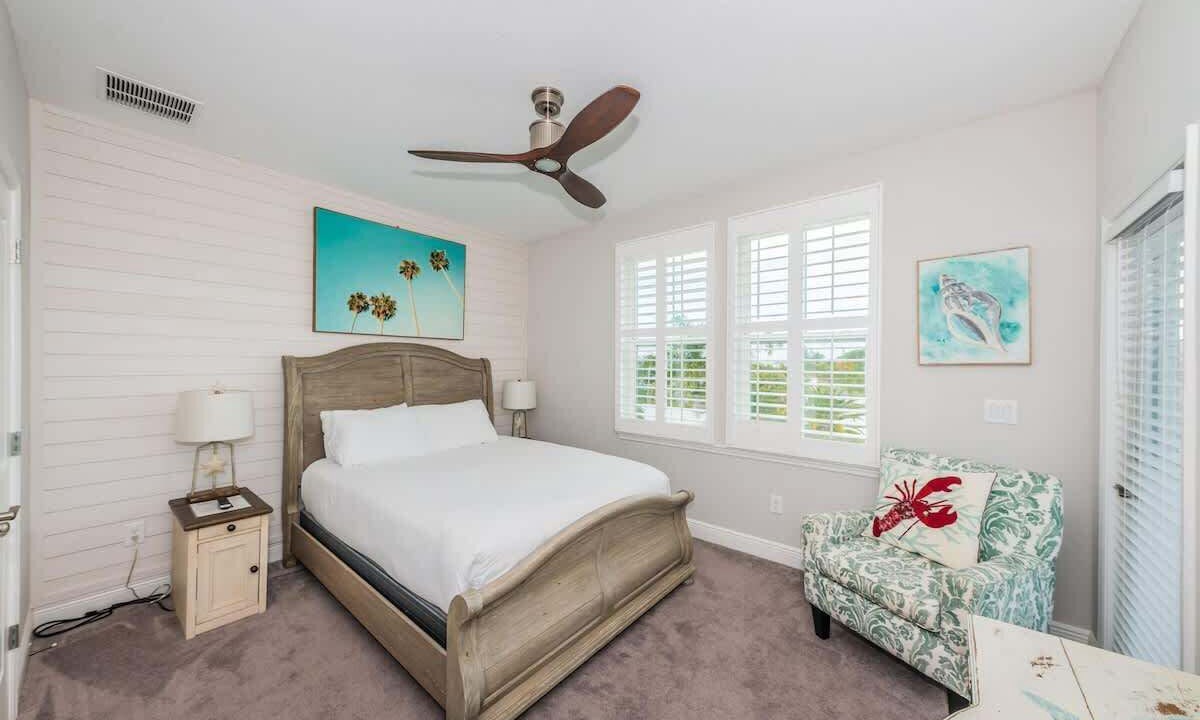 Photo of Bedroom in Redington Beach