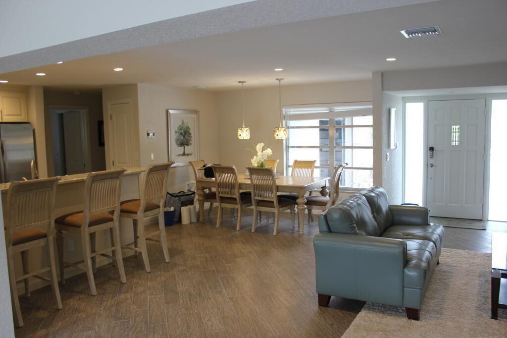 Photo of Livingroom in Yacht Club