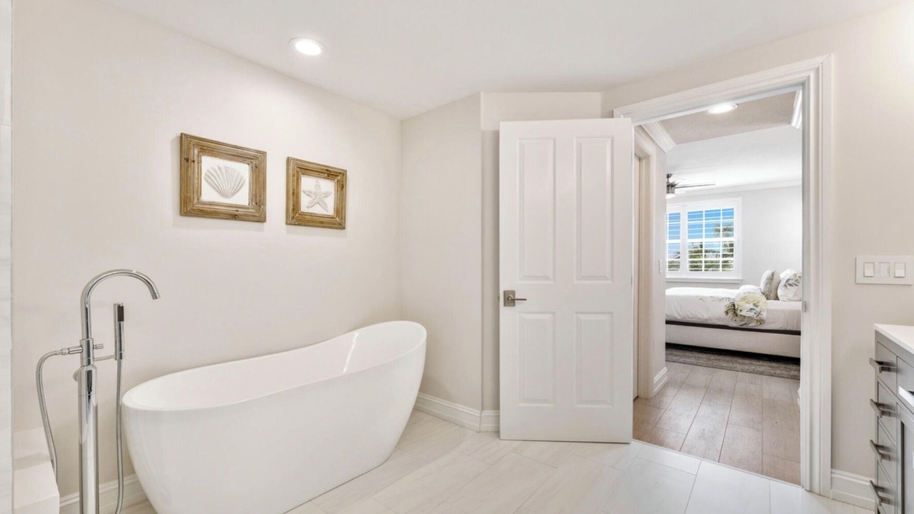 Photo of Bathroom in Islamorada