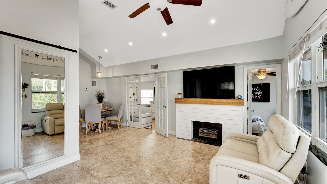 Photo of Livingroom in Briny Breezes