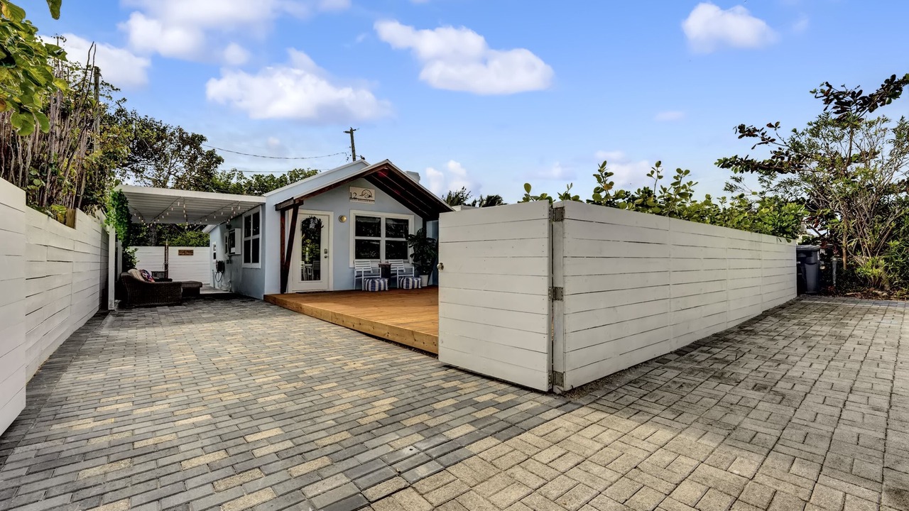 Photo of Outdoor in Briny Breezes