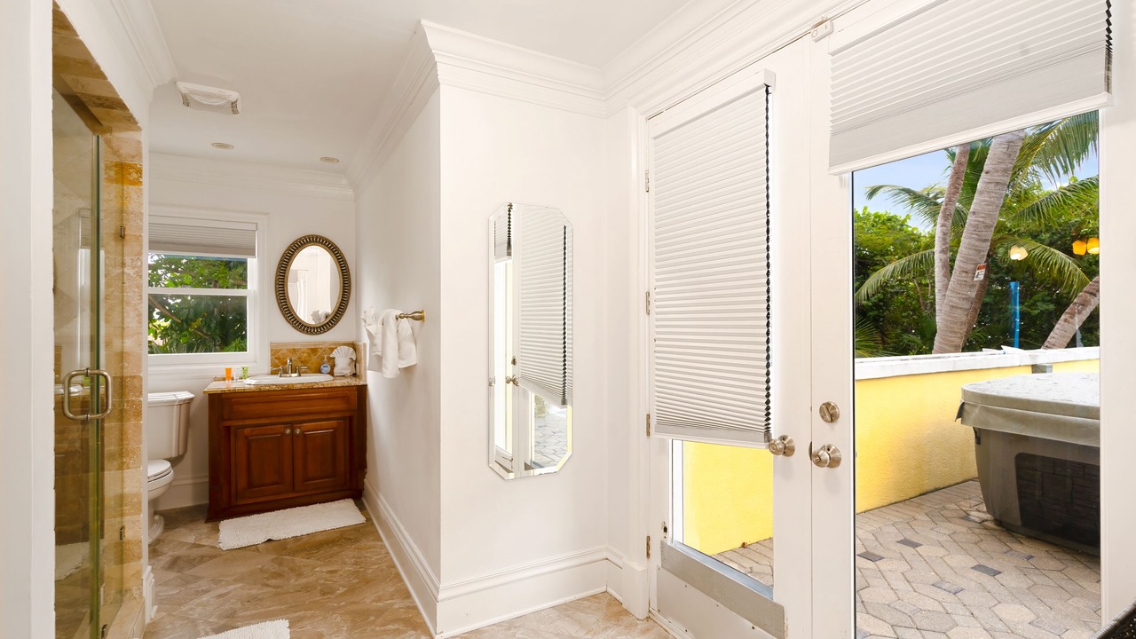 Photo of Bathroom in Marathon