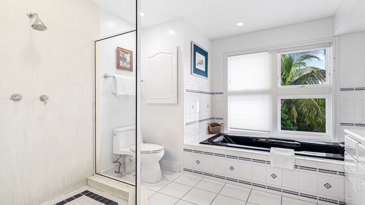 Photo of Bathroom in Marathon