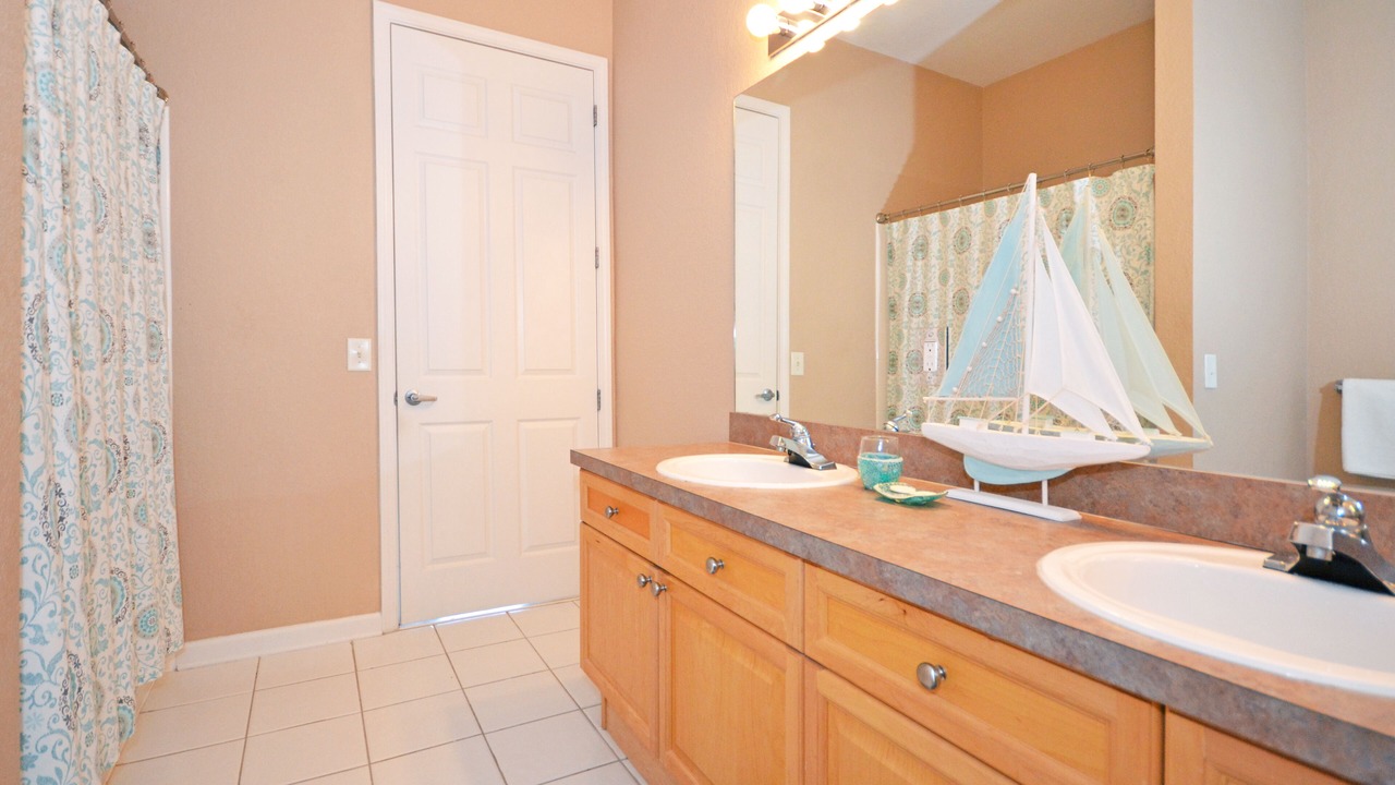 Photo of Bathroom in Loughman