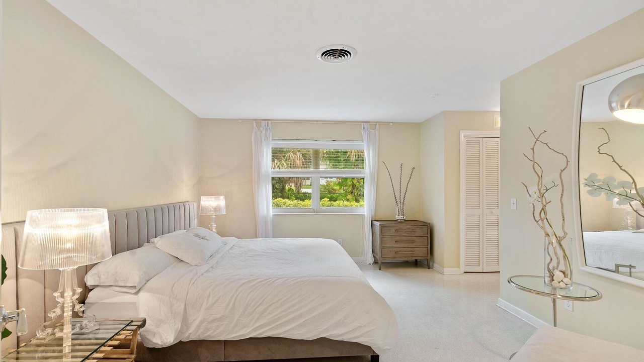 Photo of Bedroom in Indian River Shores