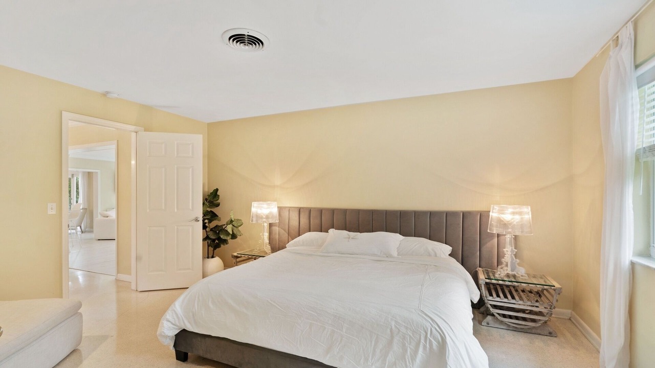 Photo of Bedroom in Indian River Shores