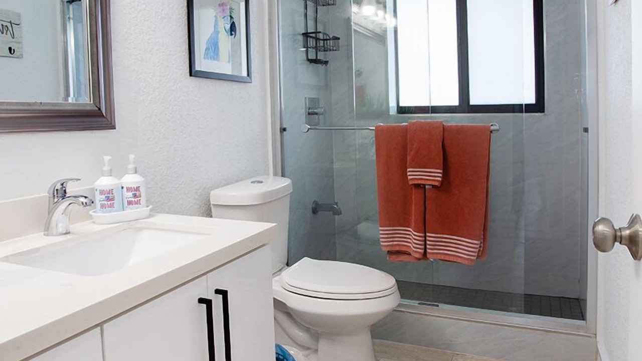 Photo of Bathroom in Marathon