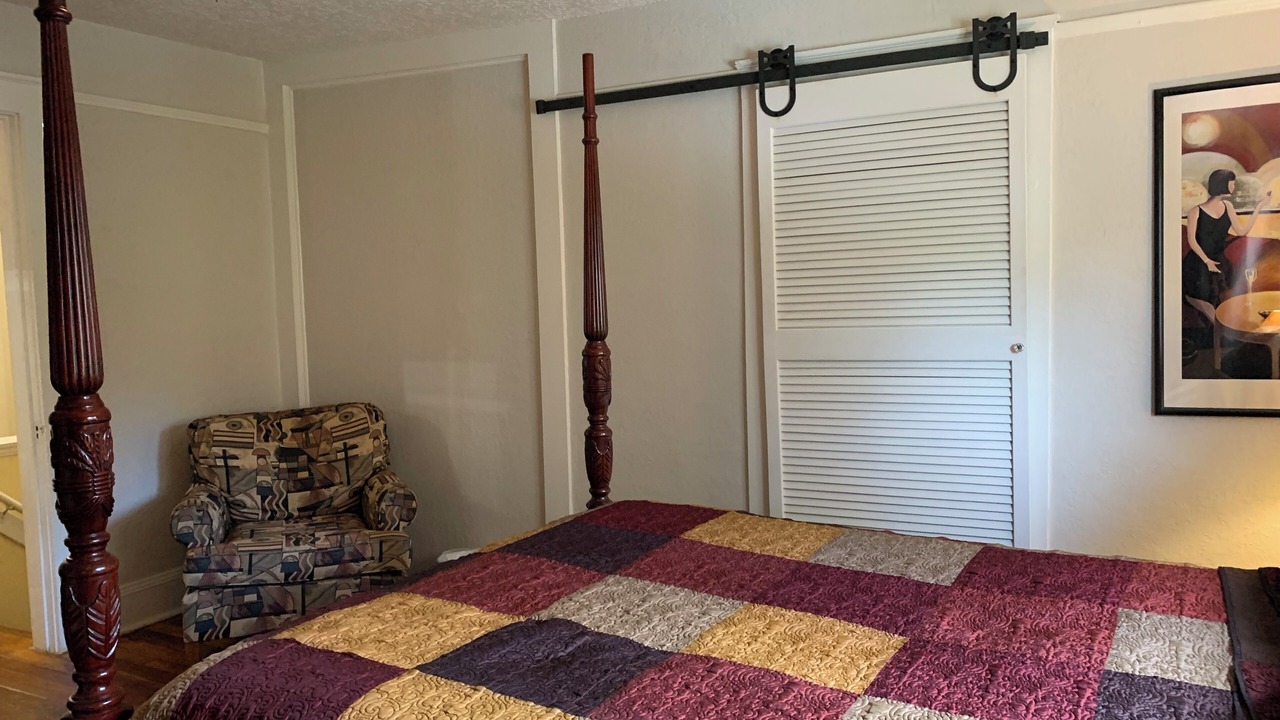 Photo of Bedroom in Historic Downtown Melbourne