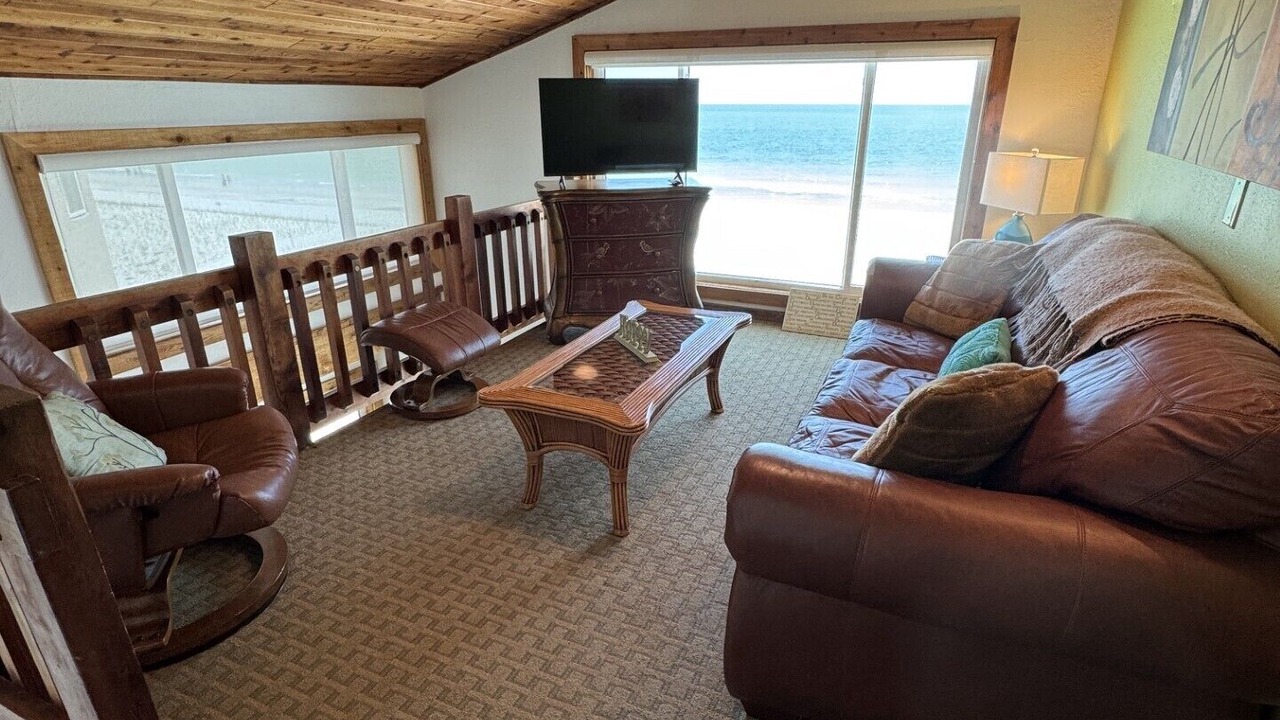 Photo of Livingroom in Sunset Beach