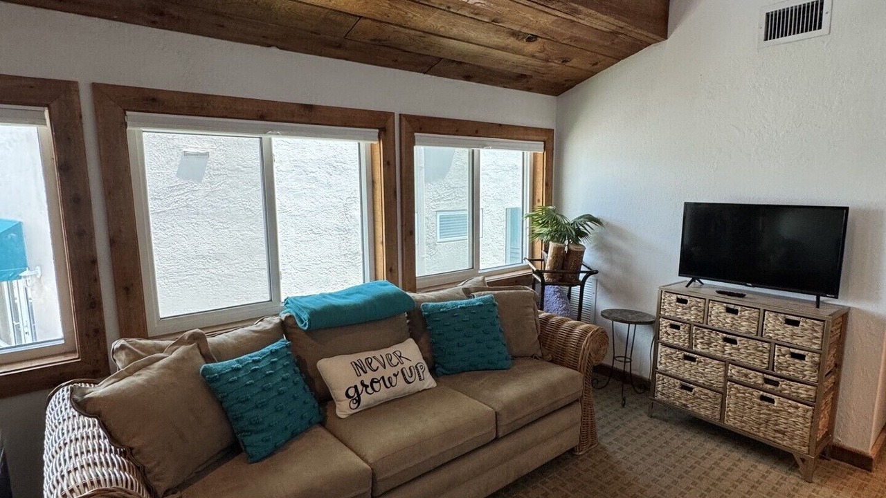 Photo of Livingroom in Sunset Beach