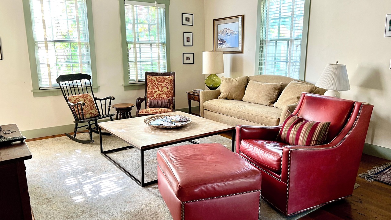 Photo of Livingroom in Historic Old Northeast