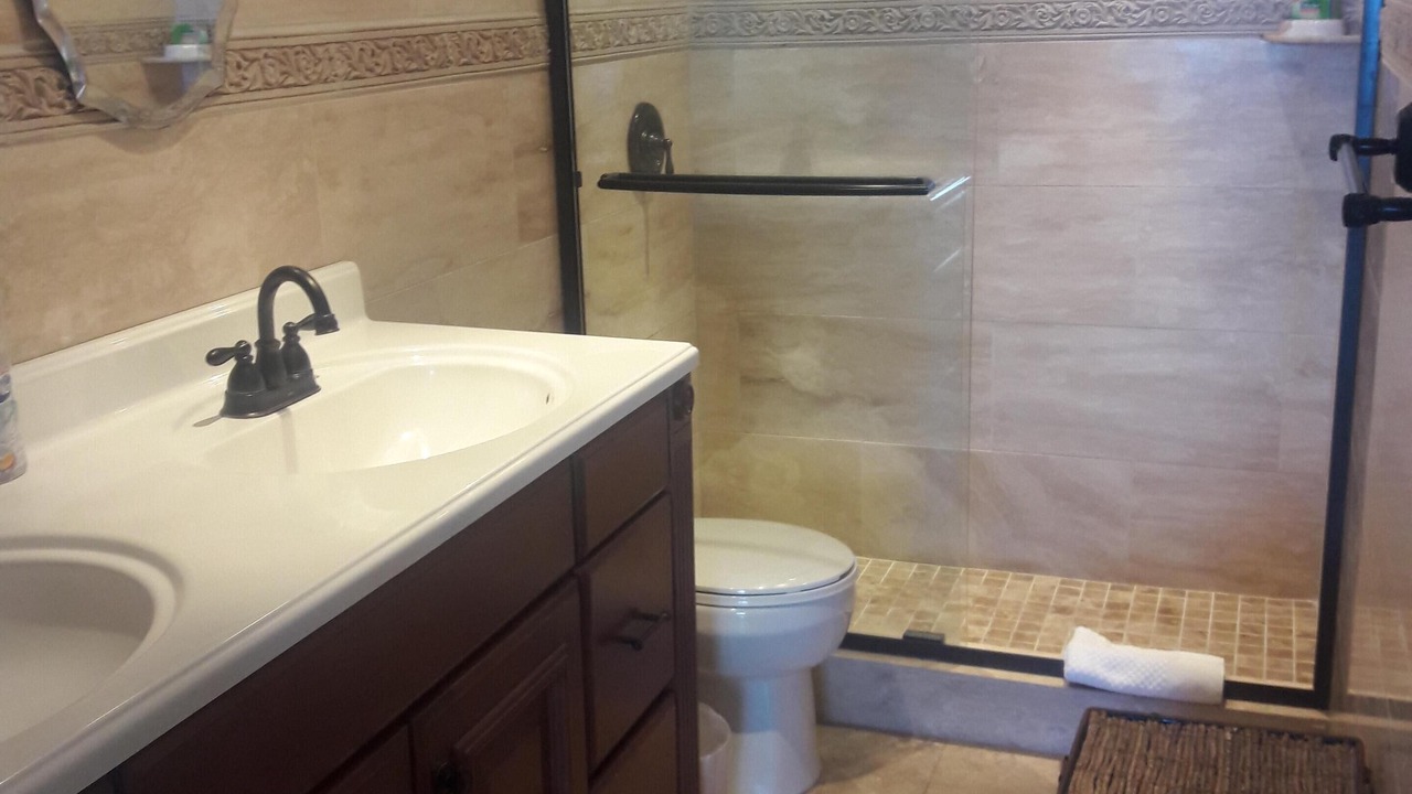 Photo of Bathroom in Galt Mile