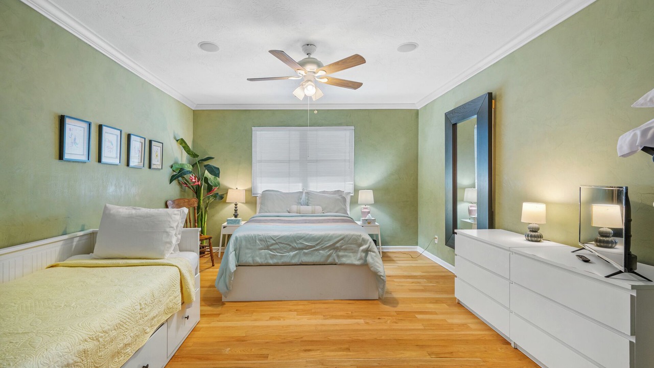 Photo of Bedroom in Redington Beach