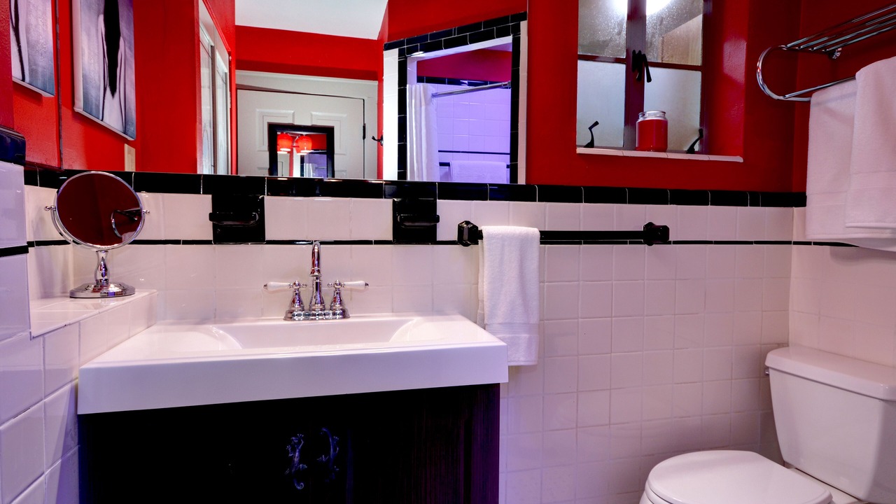 Photo of Bathroom in Indian Beach Sapphire Shores