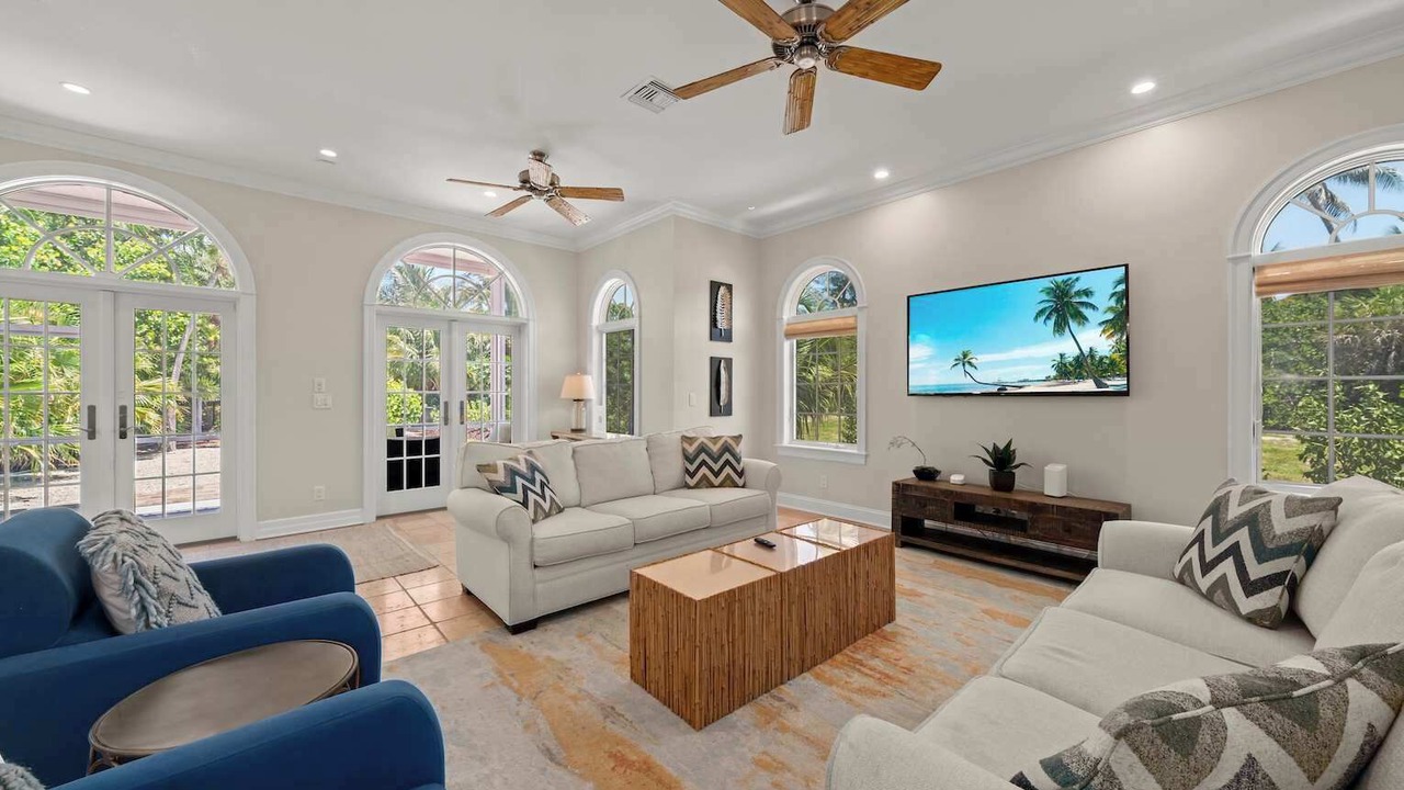 Photo of Livingroom in Captiva