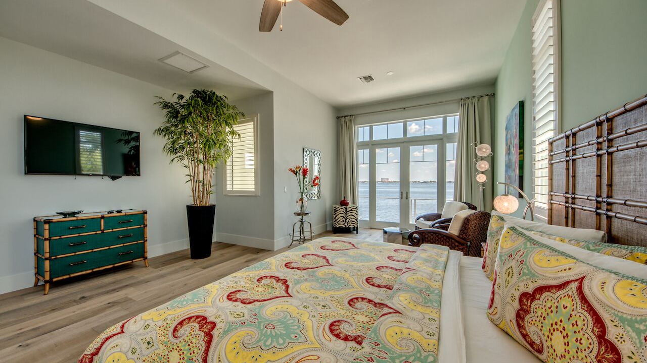 Photo of Bedroom in Yacht Club
