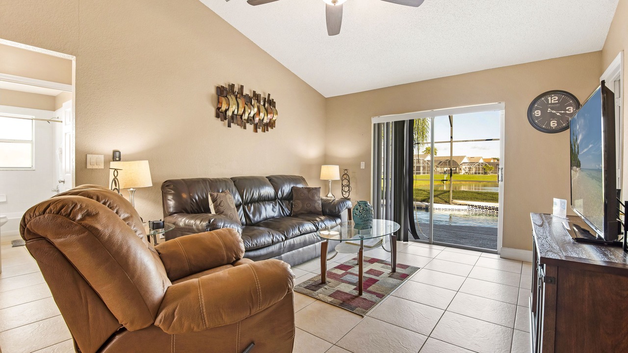 Photo of Livingroom in Eagle Pointe South