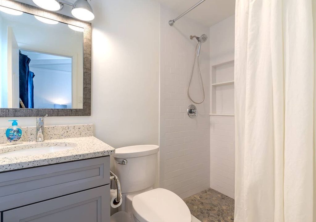 Photo of Bathroom in Marathon