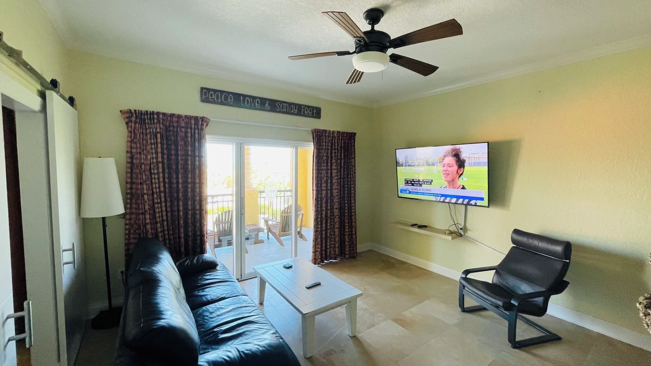 Photo of Livingroom in Treasure Island