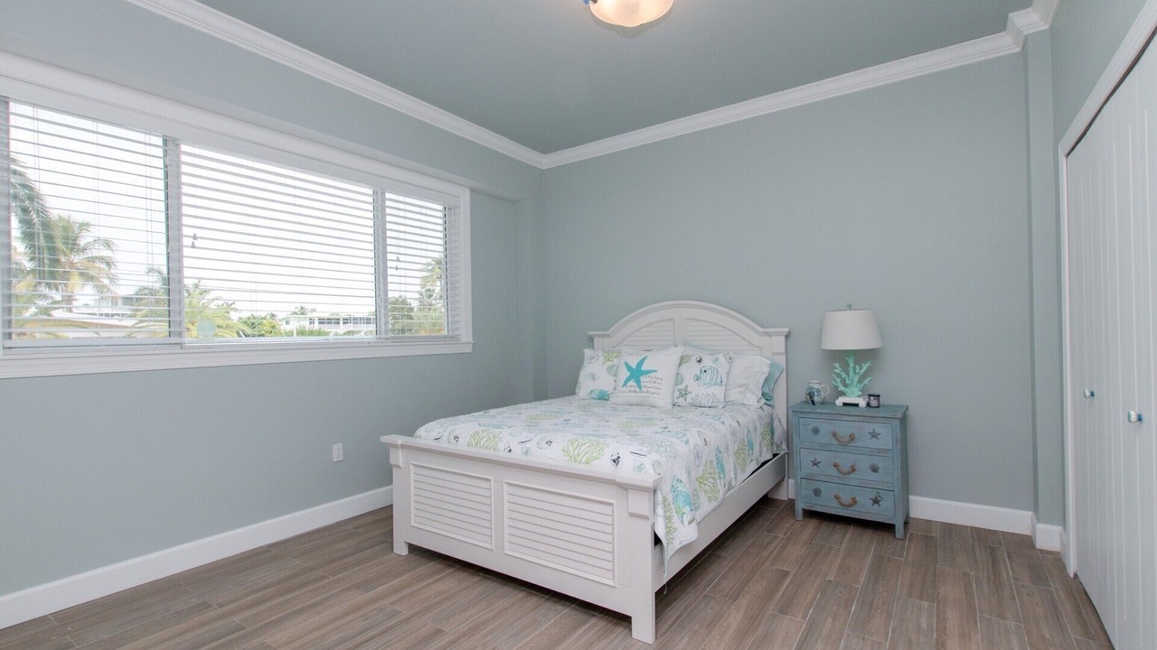 Photo of Bedroom in Venetian Shores