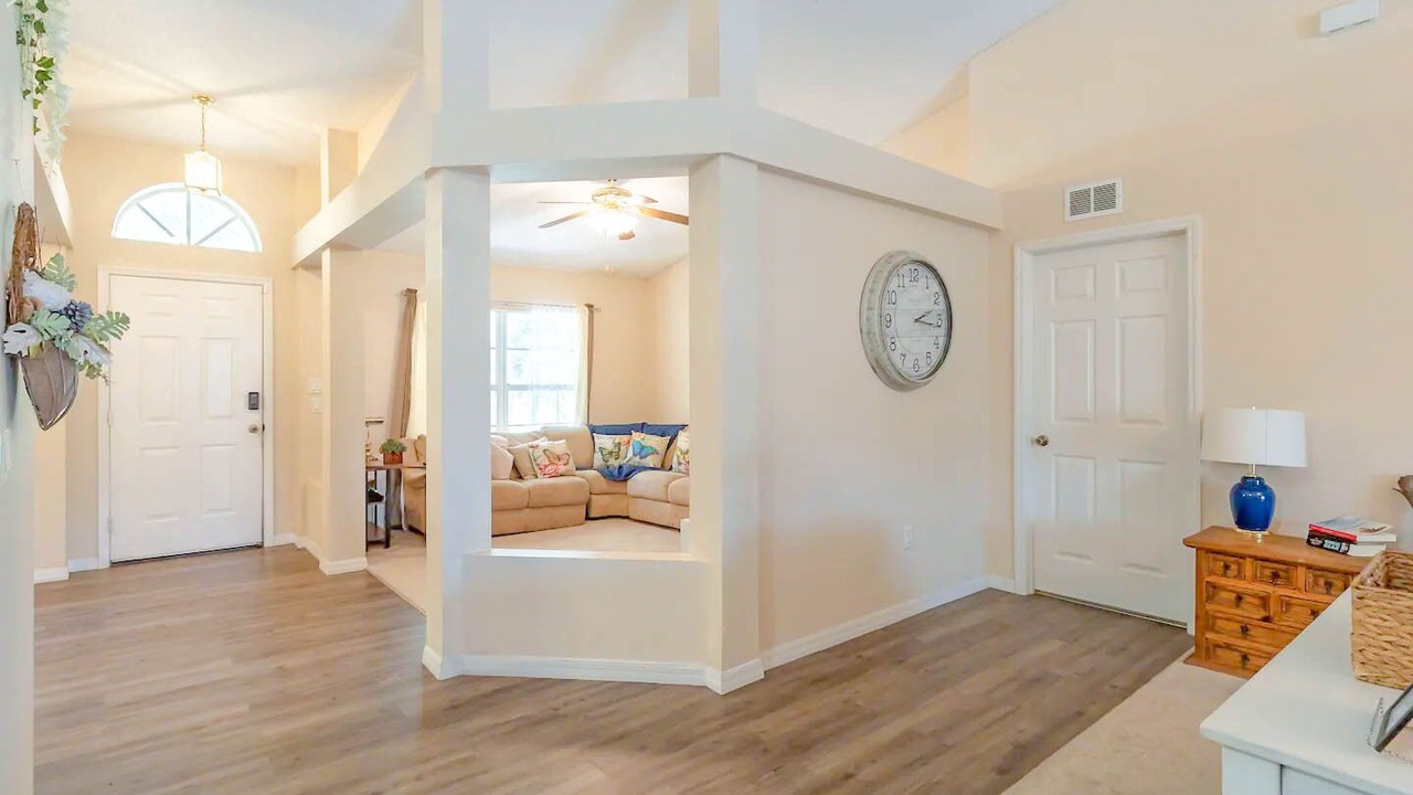 Photo of Livingroom in Port Malabar