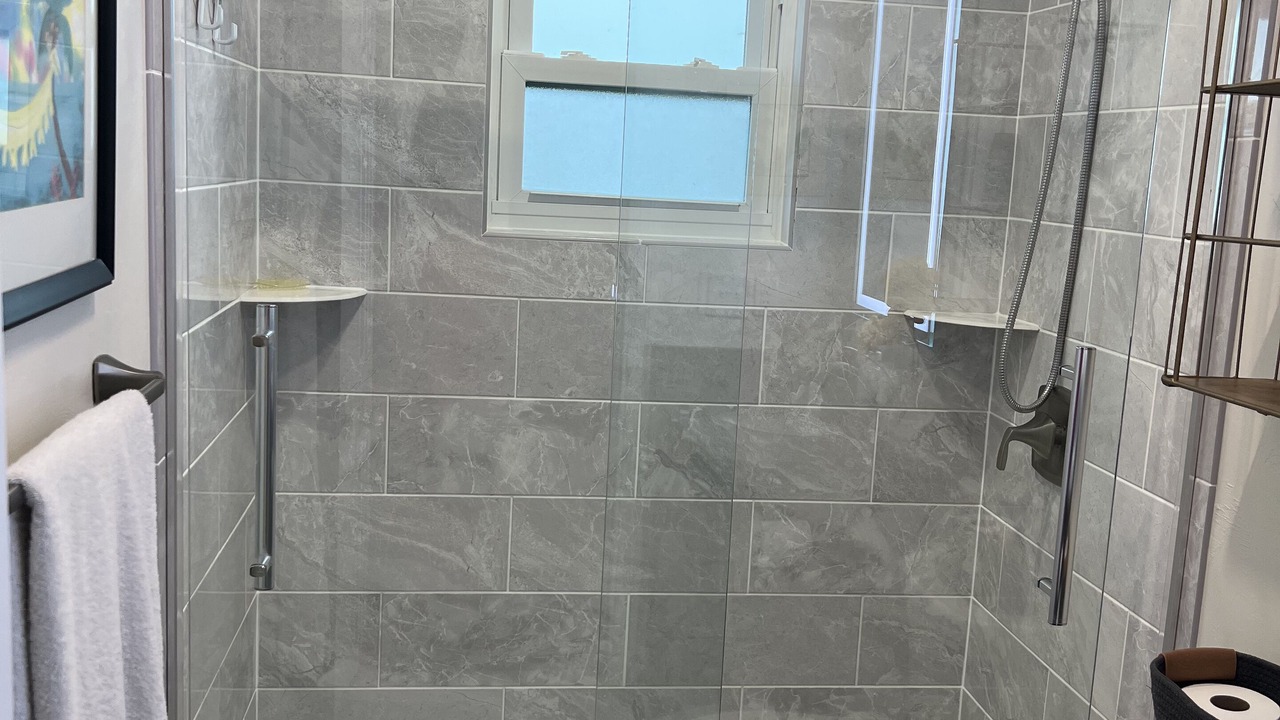 Photo of Bathroom in Caloosahatchee